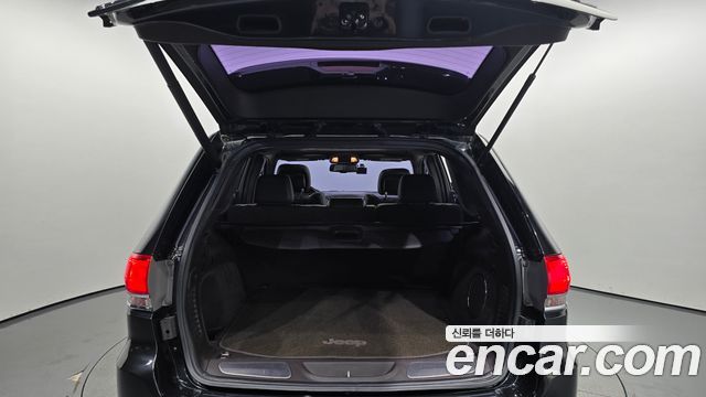 Jeep Grand Cherokee 3.0 Diesel Overland Summit WK2 2015 — фото 20