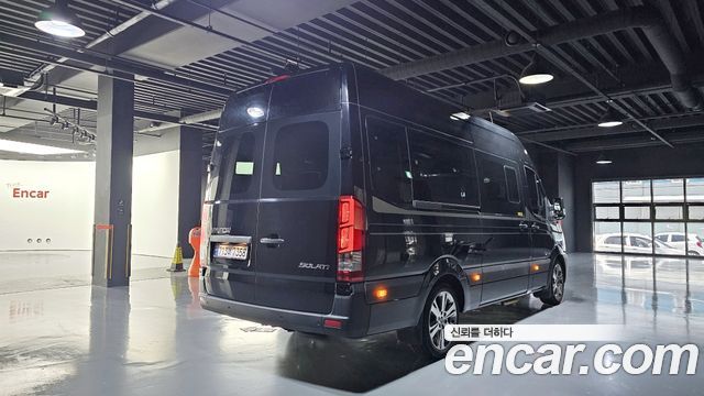 Hyundai Solati 15-seater Luxury 2023 — фото 2