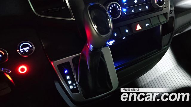 Hyundai Solati 15-seater Luxury 2023 — фото 9
