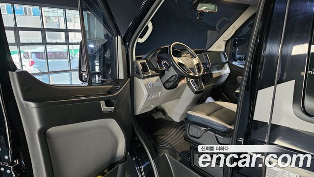 Hyundai Solati 15-seater Luxury 2023 — фото 11