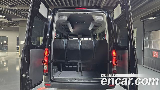 Hyundai Solati 15-seater Luxury 2023 — фото 20