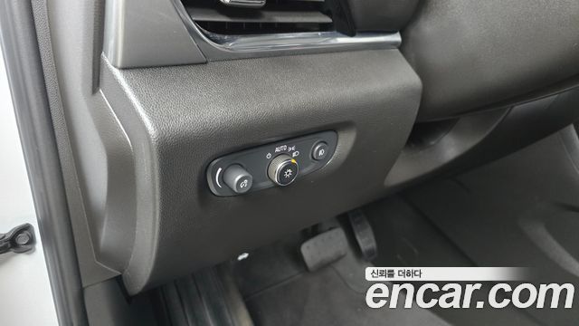 Chevrolet Traverse 3.6 AWD LT Leather Premium 2021 — фото 18