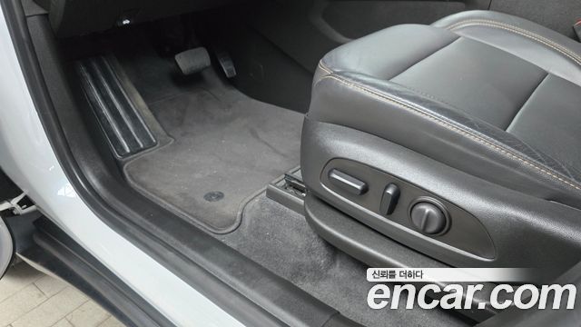Chevrolet Traverse 3.6 AWD LT Leather Premium 2021 — фото 19