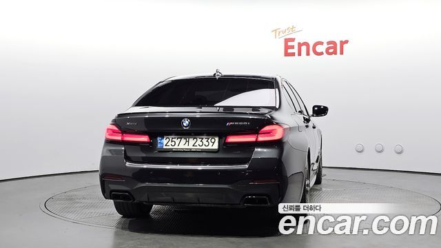 BMW 5 Series (G30) M550i xDrive 2021 — фото 4