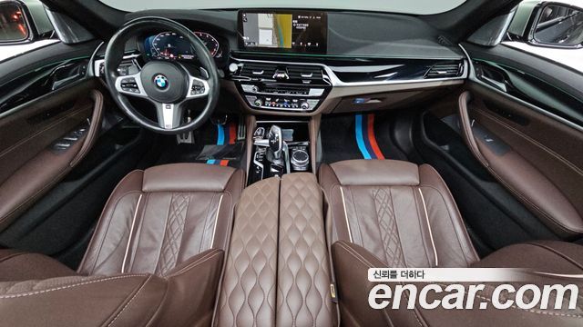 BMW 5 Series (G30) M550i xDrive 2021 — фото 7