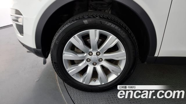Land Rover Discovery Sport 2.0 TD4 HSE Luxury 2016 — фото 5