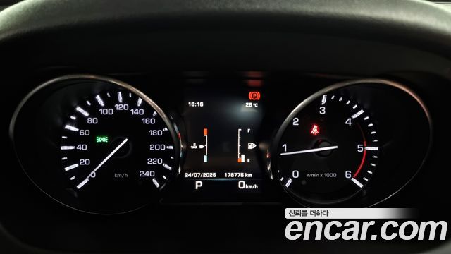 Land Rover Discovery Sport 2.0 TD4 HSE Luxury 2016 — фото 8