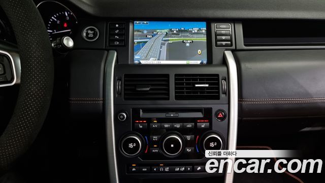 Land Rover Discovery Sport 2.0 TD4 HSE Luxury 2016 — фото 14