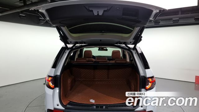 Land Rover Discovery Sport 2.0 TD4 HSE Luxury 2016 — фото 20