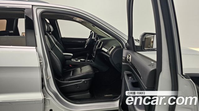 Jeep Grand Cherokee 3.6 Laredo WK2 2011 — фото 16
