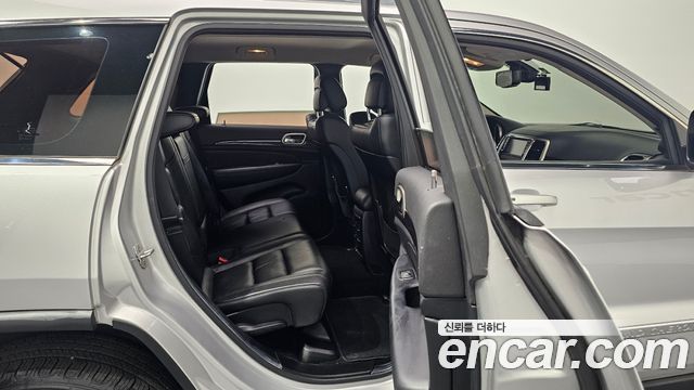 Jeep Grand Cherokee 3.6 Laredo WK2 2011 — фото 17