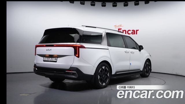 Kia Carnival (IV) 3.5 Structure Change (Bi-Fuel) 2024 — фото 2