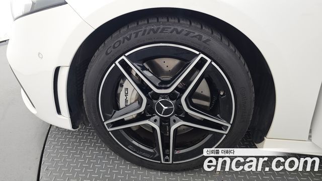 Mercedes-Benz A-Class (W177) AMG A35 4MATIC Sedan 2021 — фото 5