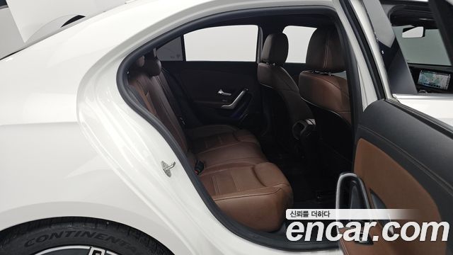 Mercedes-Benz A-Class (W177) AMG A35 4MATIC Sedan 2021 — фото 16