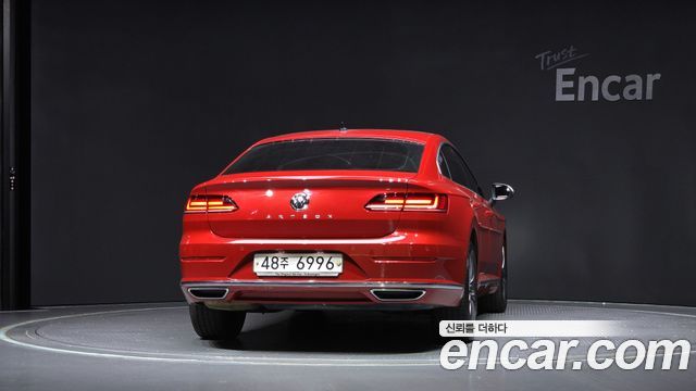 Volkswagen Arteon 2.0 TDI Premium 2018 — фото 4