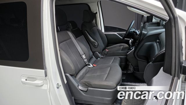 Hyundai Staria 4WD Tourer 11-Seater Smart 2022 — фото 16