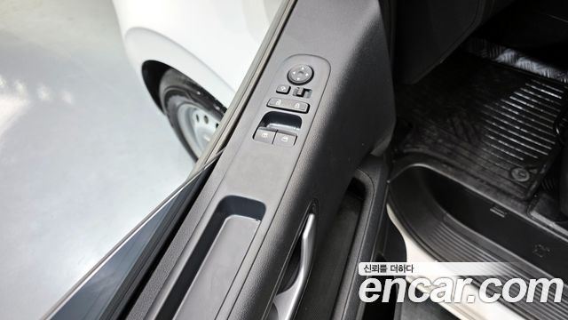 Hyundai Staria 4WD Tourer 11-Seater Smart 2022 — фото 18
