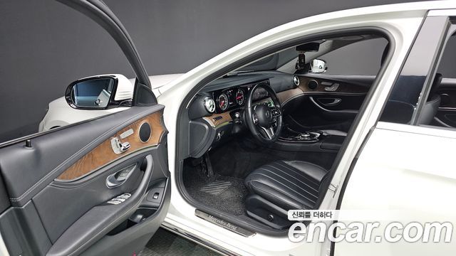 Mercedes-Benz E-Class (W213) E220d 4MATIC Exclusive 2020 — фото 10