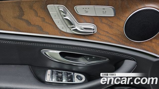 Mercedes-Benz E-Class (W213) E220d 4MATIC Exclusive 2020 — фото 12