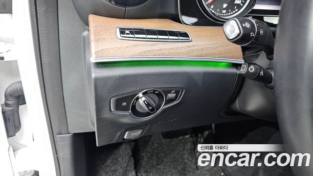Mercedes-Benz E-Class (W213) E220d 4MATIC Exclusive 2020 — фото 13