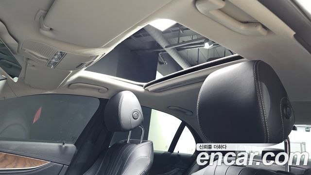 Mercedes-Benz E-Class (W213) E220d 4MATIC Exclusive 2020 — фото 18