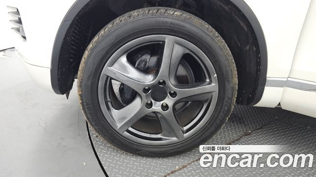 Volkswagen Touareg V6 3.0 TDI Bluemotion 7P5 2011 — фото 5