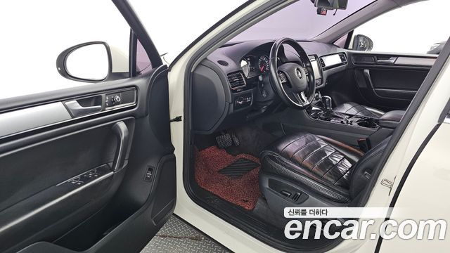 Volkswagen Touareg V6 3.0 TDI Bluemotion 7P5 2011 — фото 10
