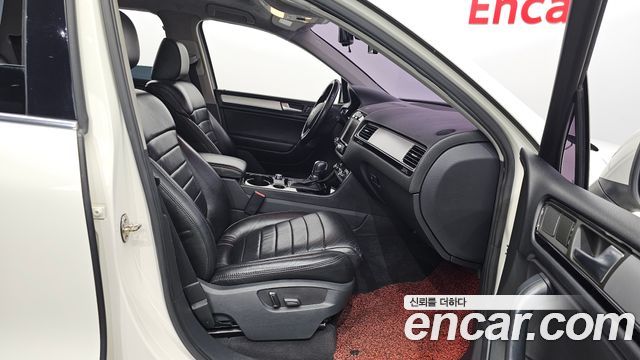 Volkswagen Touareg V6 3.0 TDI Bluemotion 7P5 2011 — фото 15