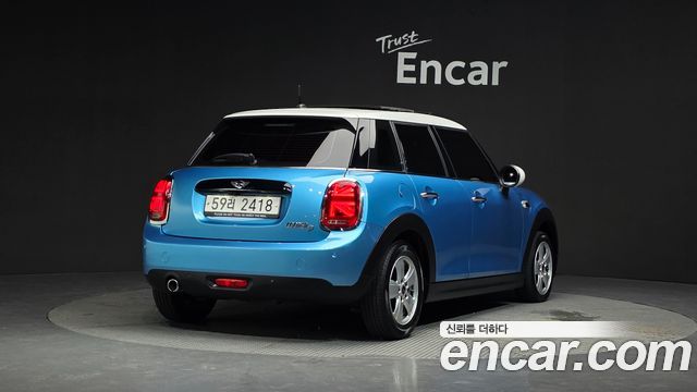 MINI Cooper D 5Door Mid 3rd 2017 — фото 2