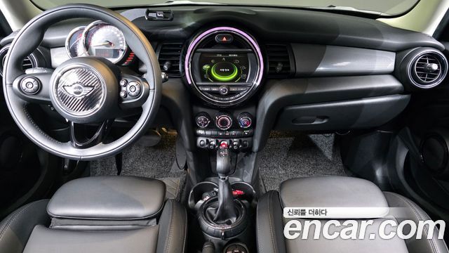 MINI Cooper D 5Door Mid 3rd 2017 — фото 7
