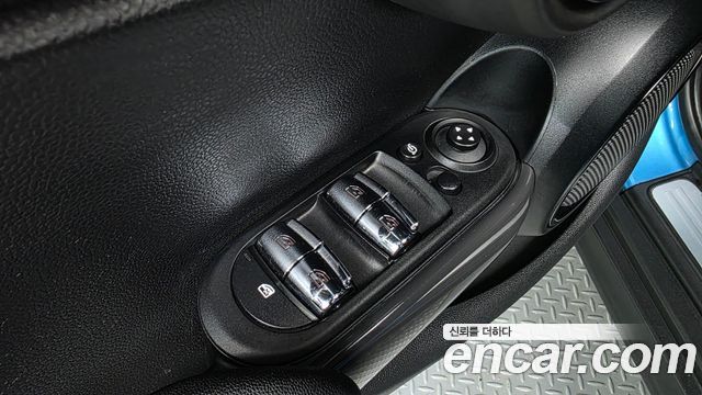 MINI Cooper D 5Door Mid 3rd 2017 — фото 13