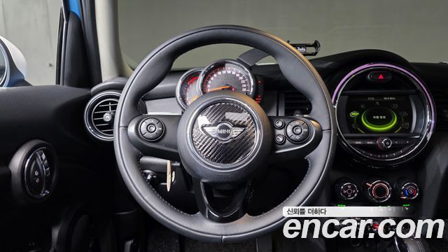 MINI Cooper D 5Door Mid 3rd 2017 — фото 14