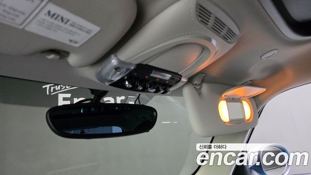 MINI Cooper D 5Door Mid 3rd 2017 — фото 15