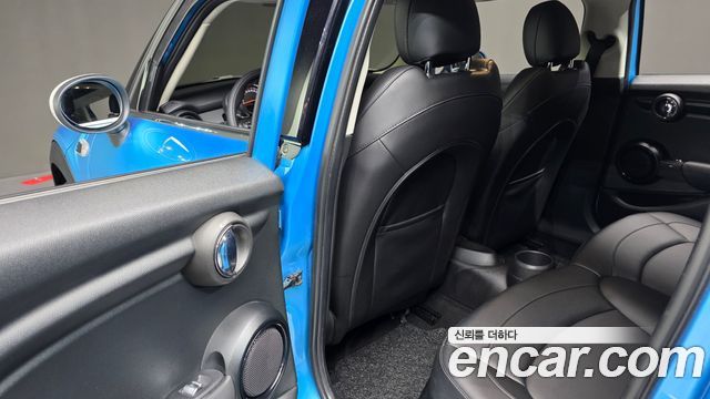MINI Cooper D 5Door Mid 3rd 2017 — фото 18