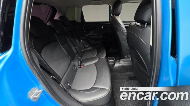 MINI Cooper D 5Door Mid 3rd 2017 — фото 19