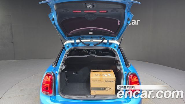 MINI Cooper D 5Door Mid 3rd 2017 — фото 20