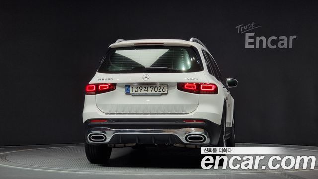 Mercedes-Benz GLB-Class (X247) GLB250 4MATIC 2021 — фото 4