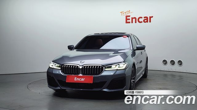 BMW 5 Series (G30) 520i M Sport 2023 — фото 3