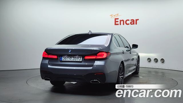 BMW 5 Series (G30) 520i M Sport 2023 — фото 4