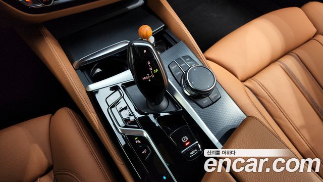 BMW 5 Series (G30) 520i M Sport 2023 — фото 9