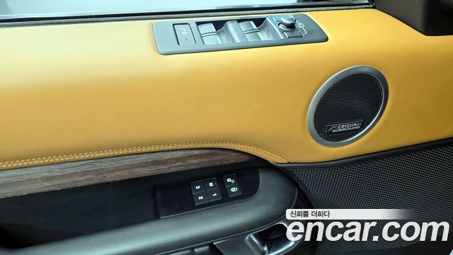 Land Rover Discovery 5 3.0 SD6 HSE Luxury 2019 — фото 14