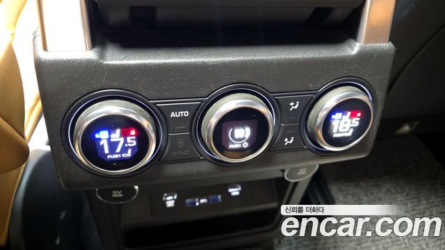 Land Rover Discovery 5 3.0 SD6 HSE Luxury 2019 — фото 16