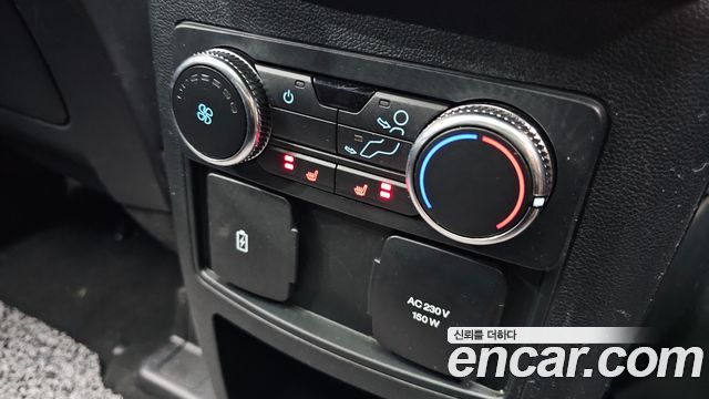 Ford Explorer (VI) 2.3 LimIted 4WD 2020 — фото 18