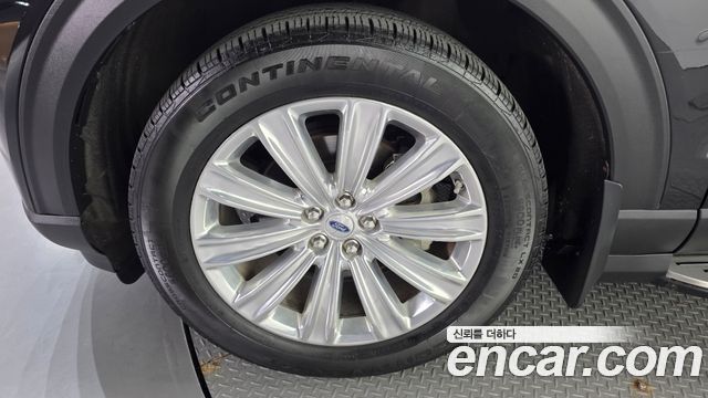 Ford Explorer (VI) 2.3 LimIted 4WD 2021 — фото 5