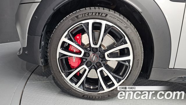 MINI Cooper S Countryman JCW Launch Pack 2nd Gen 2023 — фото 5