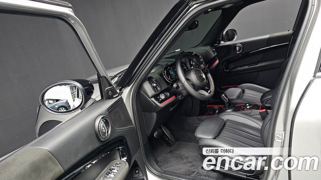 MINI Cooper S Countryman JCW Launch Pack 2nd Gen 2023 — фото 10