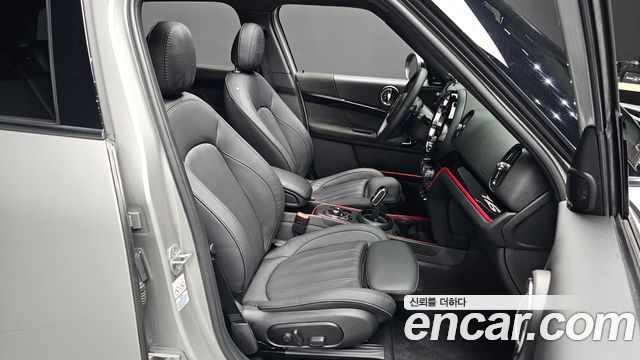 MINI Cooper S Countryman JCW Launch Pack 2nd Gen 2023 — фото 16
