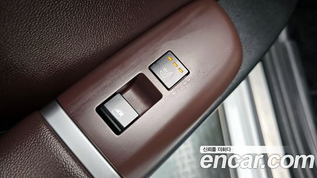 Hyundai Grandeur (GN7) 3.5 LPG 2WD Premium 2023 — фото 18