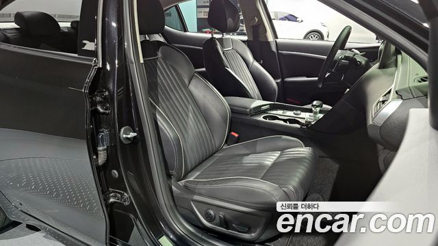 Genesis G70 2.0T AWD Elite 2019 — фото 10