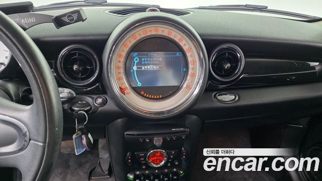 MINI Cooper D Standard 2nd 2013 — фото 15